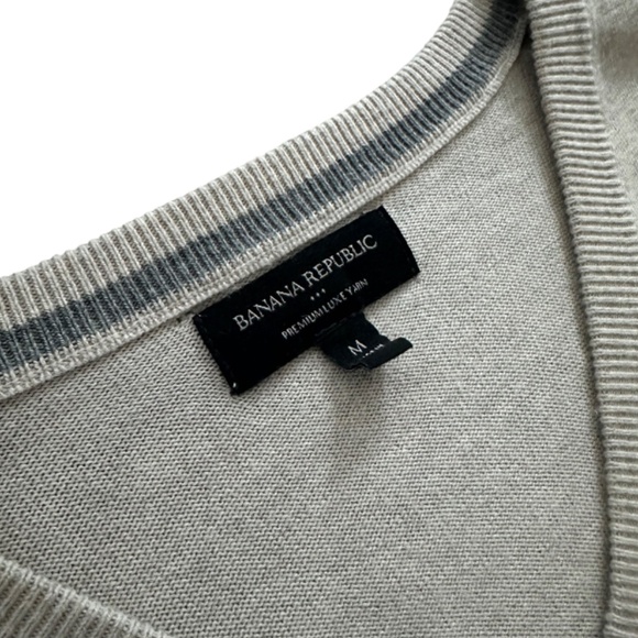 Banana Republic Men's Ivory Cotton Blend V-Neck Sweater Size M - Picture 6 of 6